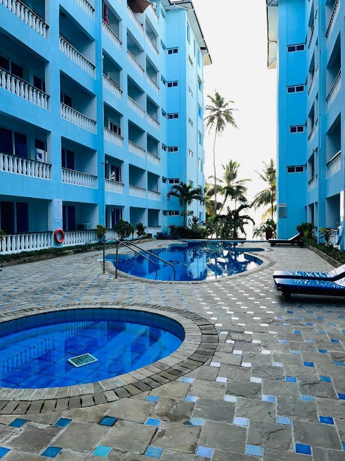 Cowrie Shell Beach Apartments Official Бамбурі Екстер'єр фото